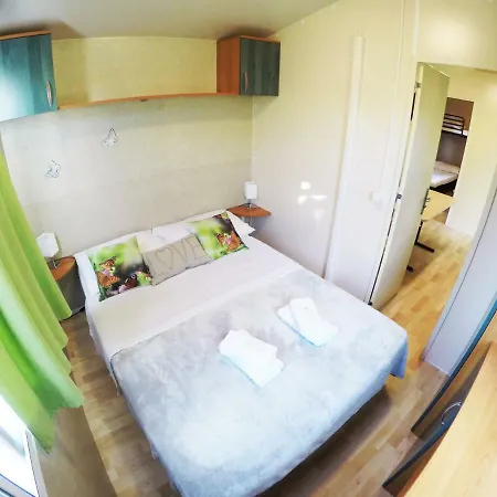 Suzy Holiday park 3*